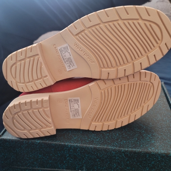 NIB EMU Australia Pinaroo Bootie, Size 8 - Picture 2 of 7